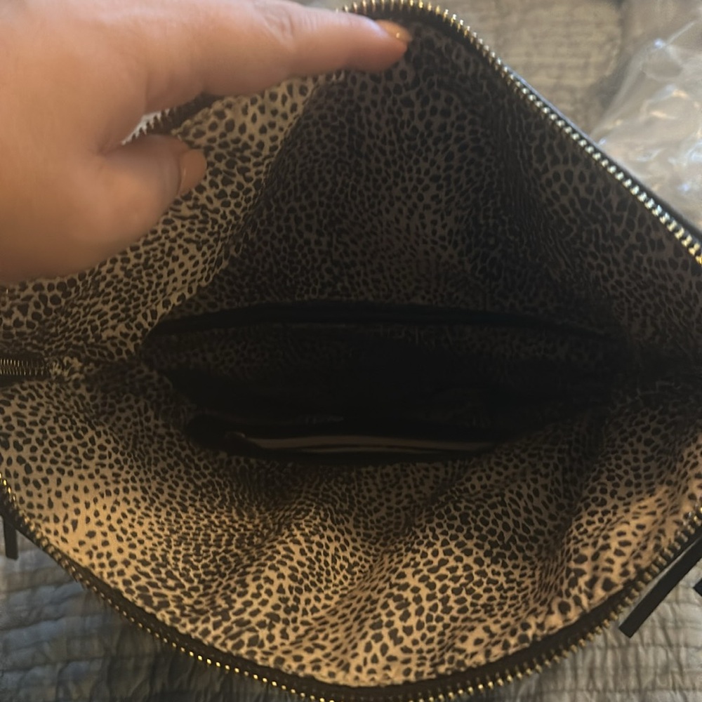 Black Purse - Picture 2 of 3